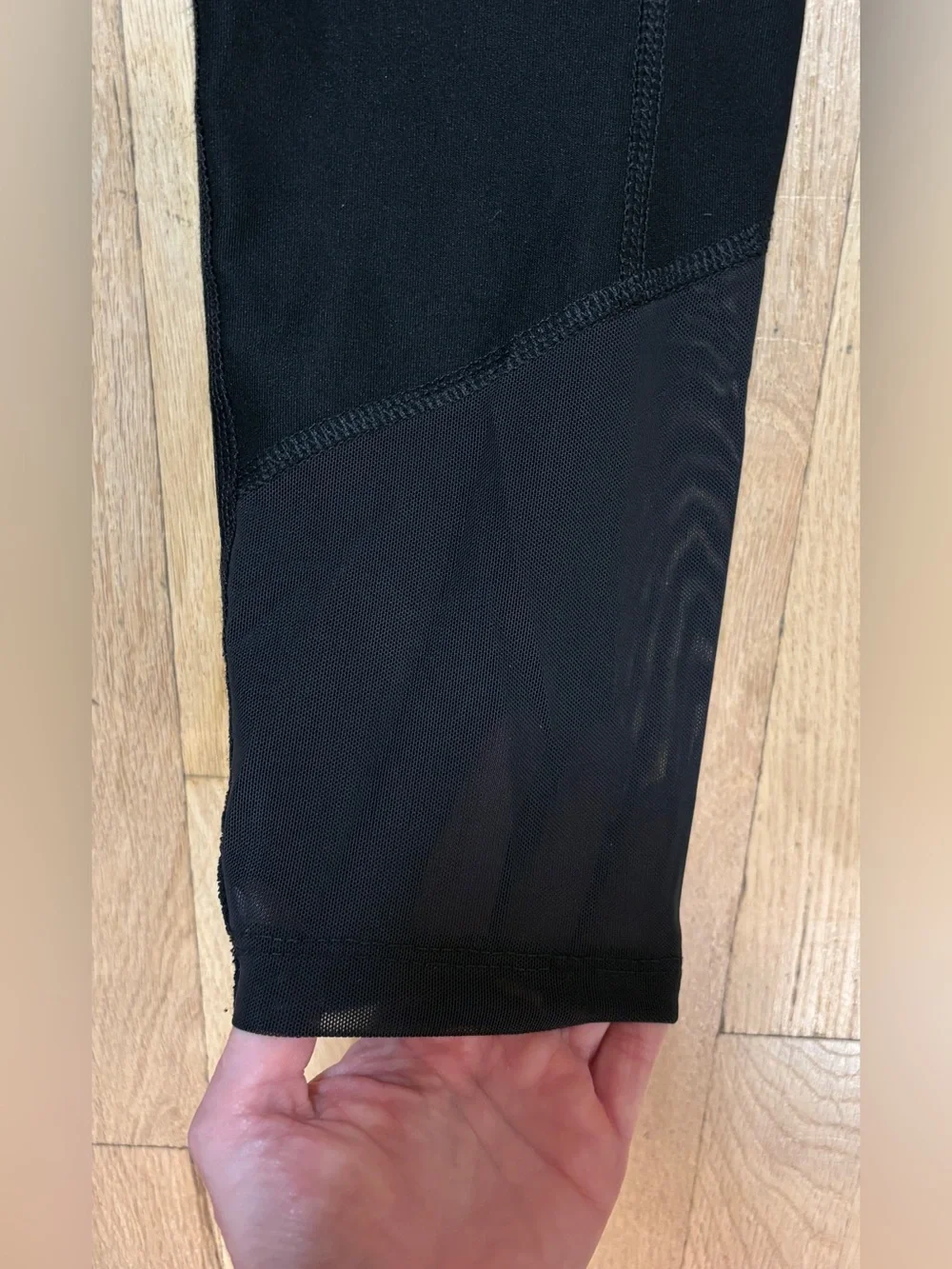 Spalding Cropped Black Mesh Panel Ankle Leggings Workout Yoga Size Medium M